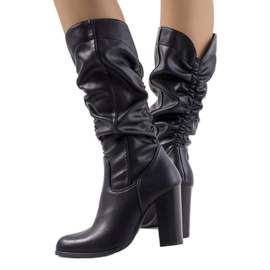 Svarta högklackade stövlar från Serpa