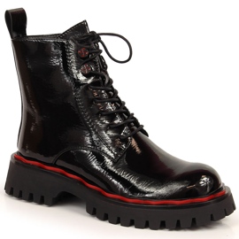 S.Barski Svarta lackisolerade stövlar från S. Barski