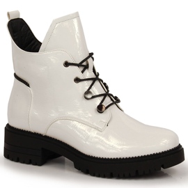 Damskor, lackade, varmvita Potocki