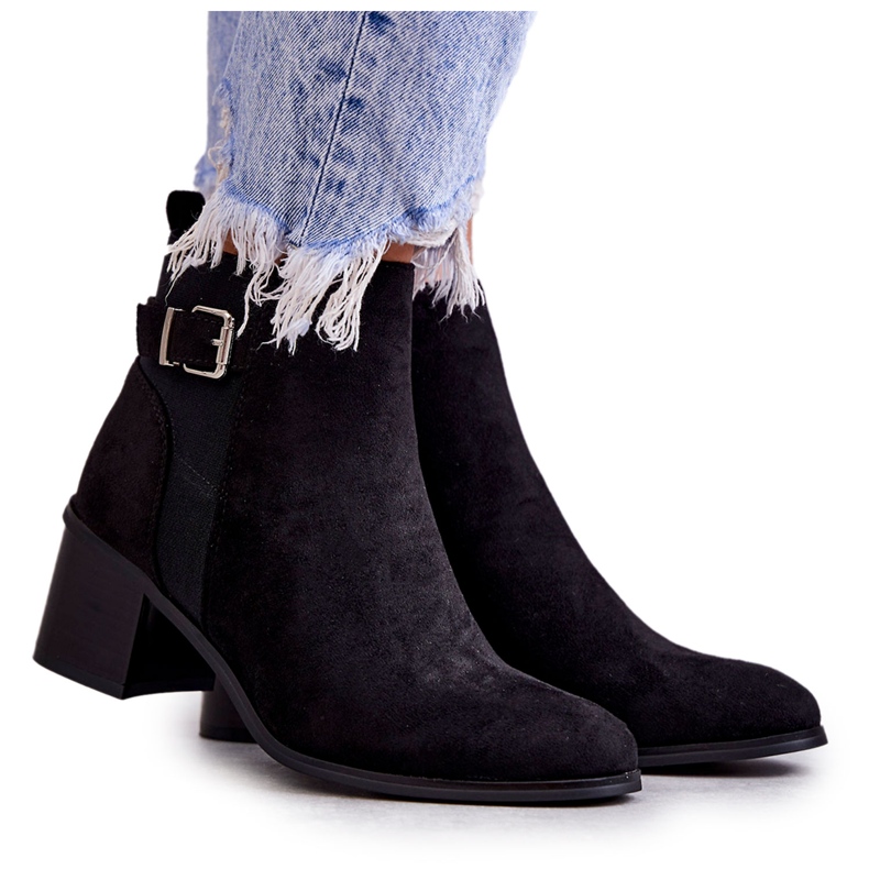 PS1 Svarta stövlar i mocka på en stolpe Svart Vannes