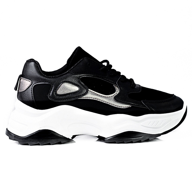 Sneakers från Shelovet för kvinnor på en hög plattform svart och vitt