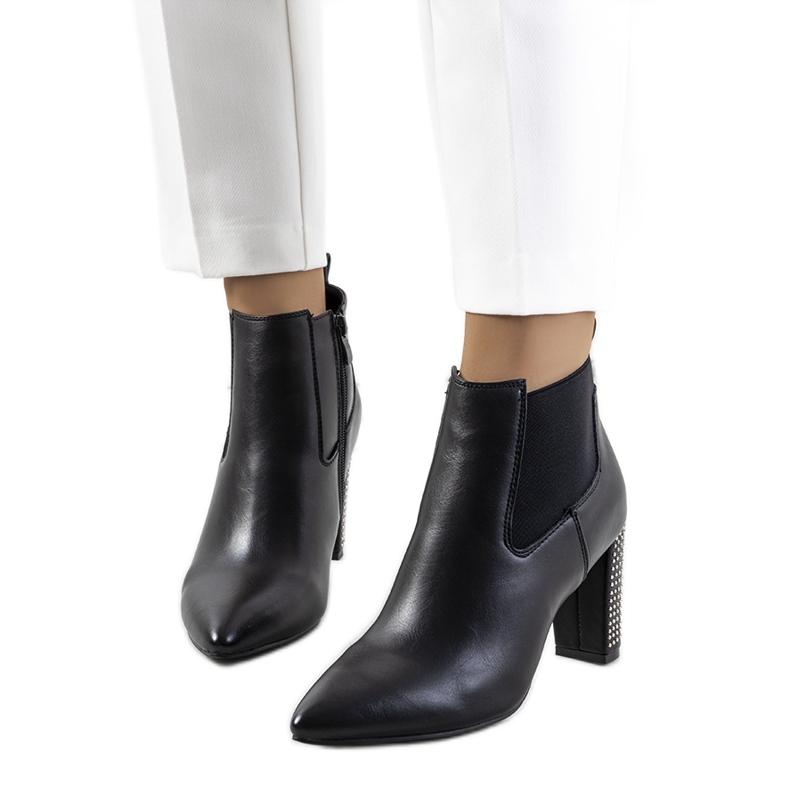 BM Svarta stövlar på Rochdale-stolpen