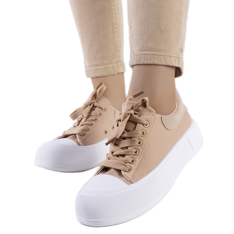 BM Bruna sneakers på Kilkenny-plattformen