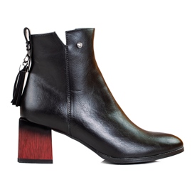 W. Potocki Fashionabla damstövlar på Potocki svarta stolpen