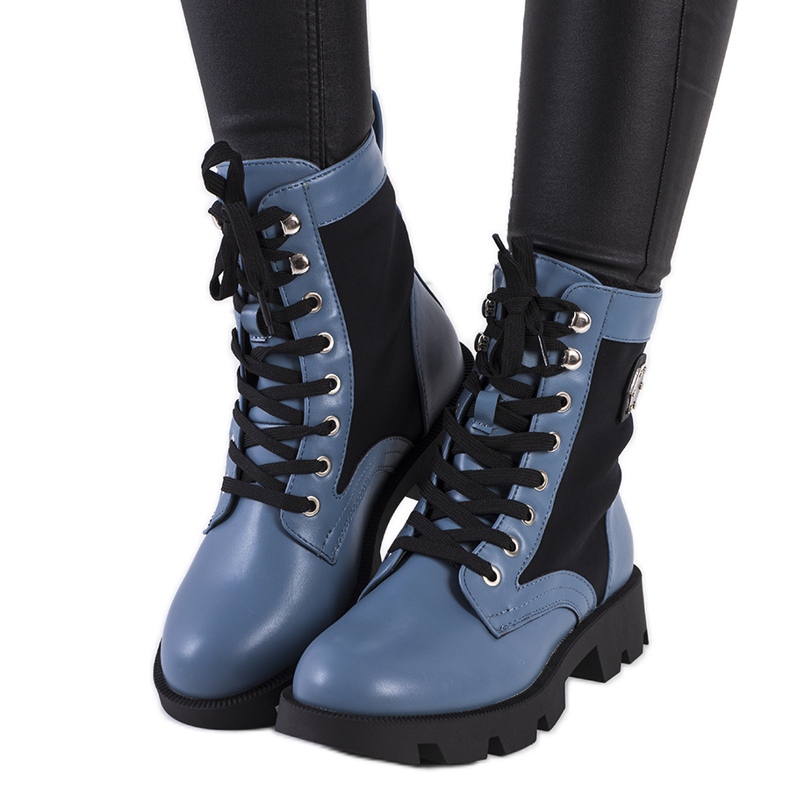 De blå Keld-fångarna svart