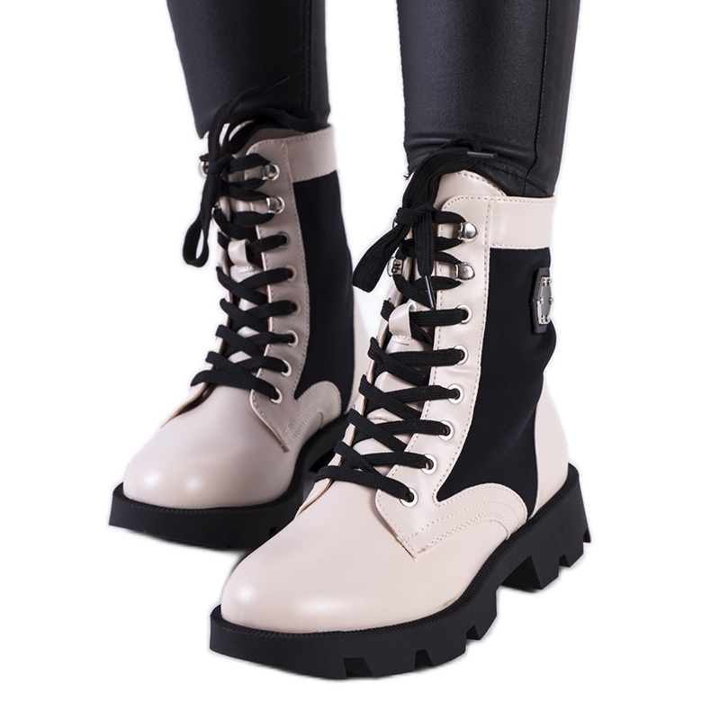 Beiga stövlar från Keld beige svart