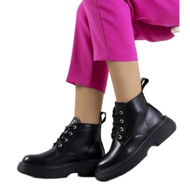 Svarta Solis stövlar