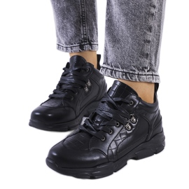 BM Svarta sneakers med tjock Chiphury-sula