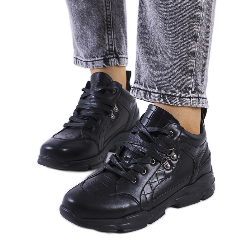 BM Svarta sneakers med tjock Chiphury-sula