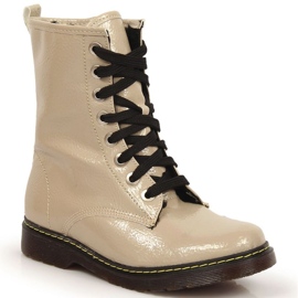 Varmlackade stövlar Kornecki Jr. KOR6017B beige