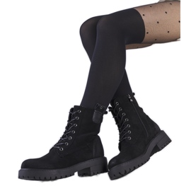 Svarta stövlar i ekomocka från Wellspring