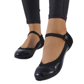 Svarta ballerinor med resårband från Hari