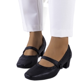 BM Svarta pumps med Cilka-rem