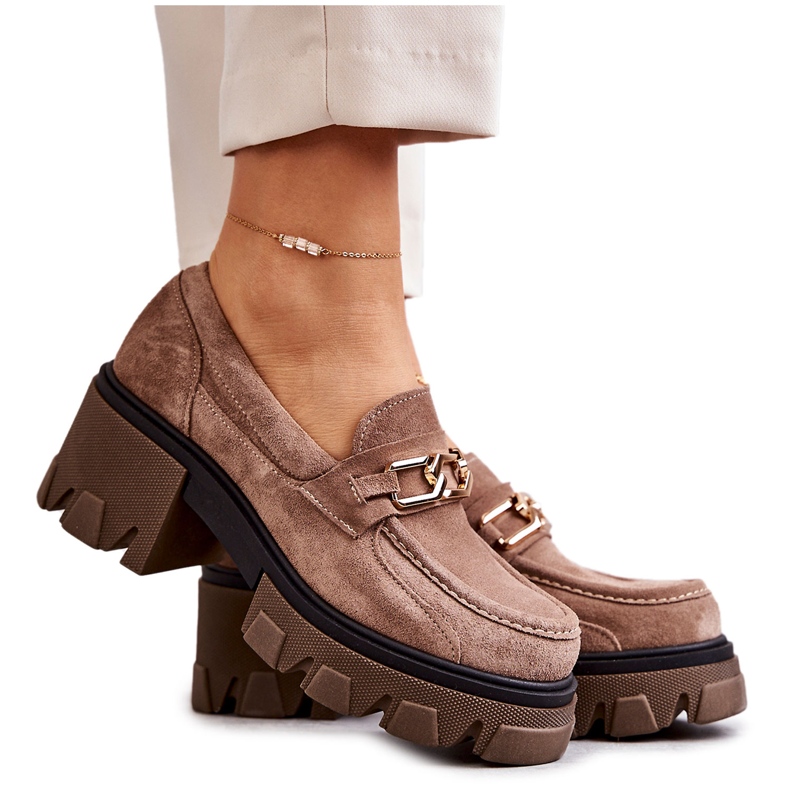 PL5 Högklackat mocka med gyllene bruna lurdesdekorationer beige