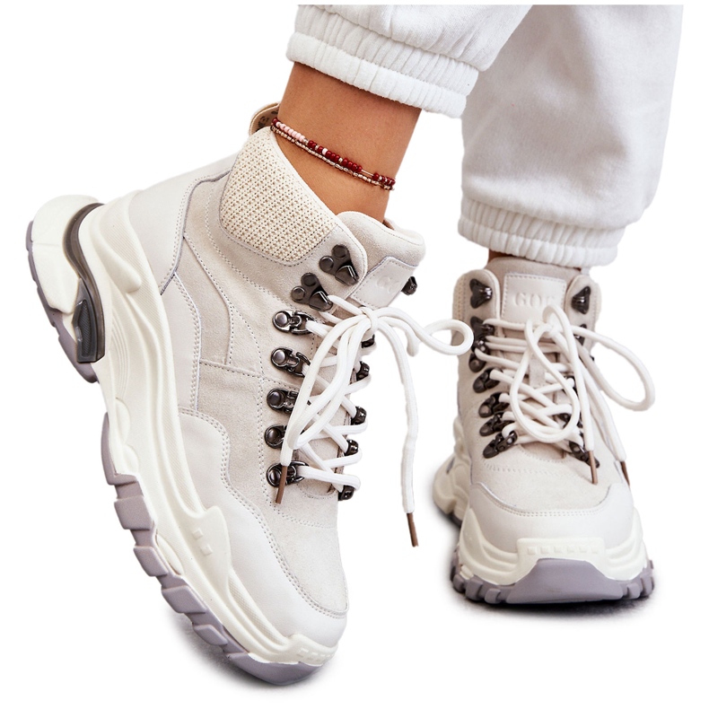 Höga sportskor för kvinnor GOE KK2N4097 Ljus beige