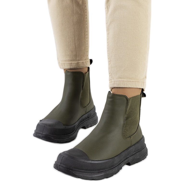 Gröna Chelsea-stövlar i ekoläder från Loree