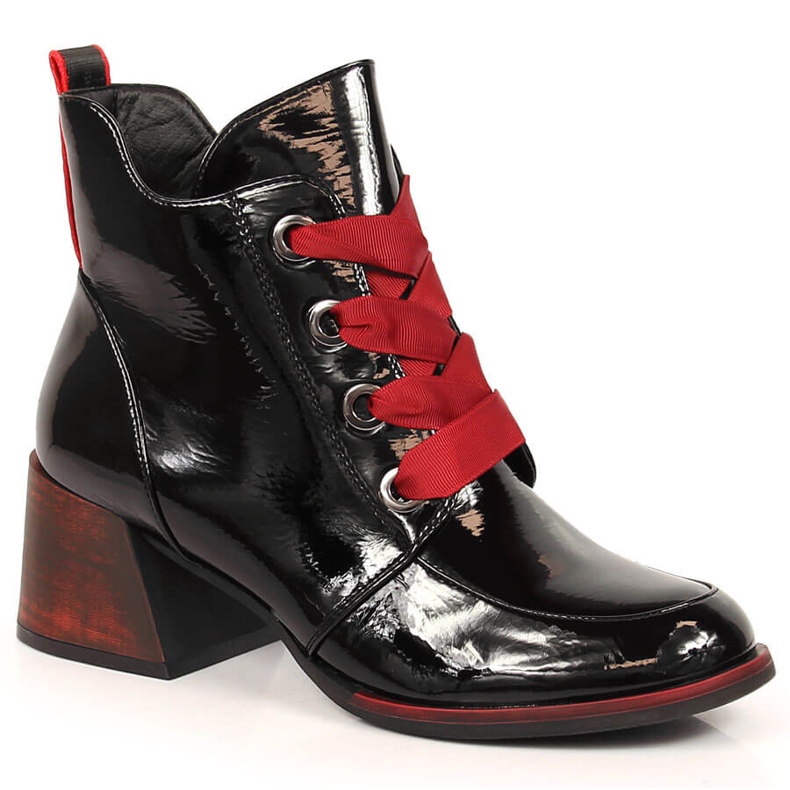 Svartlackerade isolerade damstövlar svarta Vinceza JAN147A