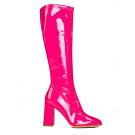 Kvinnors stövlar på Shelovet-stolpen gjorda av lackerat ekologiskt läder, rosa