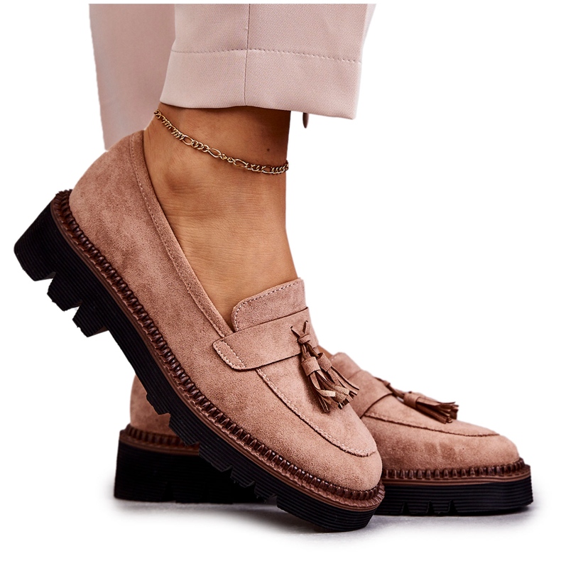 Vinceza Damskor i mocka på en beige Unni-plattform