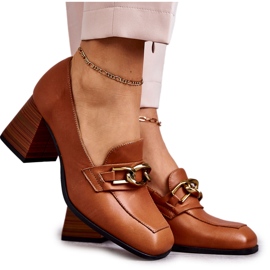 Läderpumpar med kedja Laura Messi 2514 Camel brun