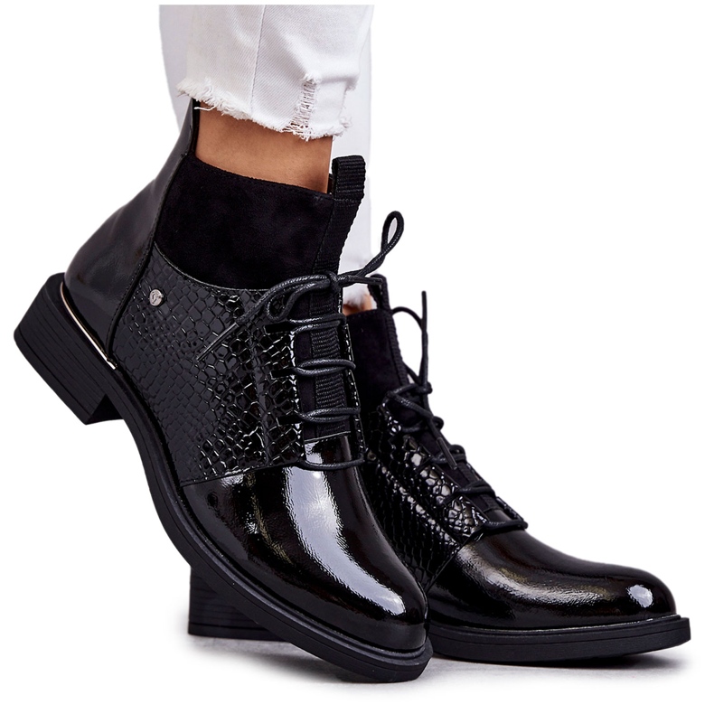 Vinceza Lackade svarta varma snörda stövlar Cathrine