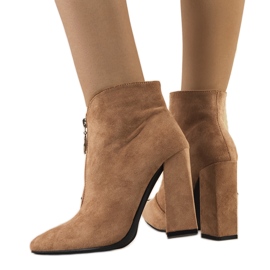 Berinis bruna stövlar i ekomocka