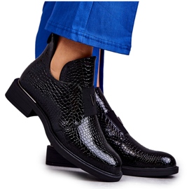 Vinceza Lackade stövlar med utskärningar på en platt klack Svart Eunice