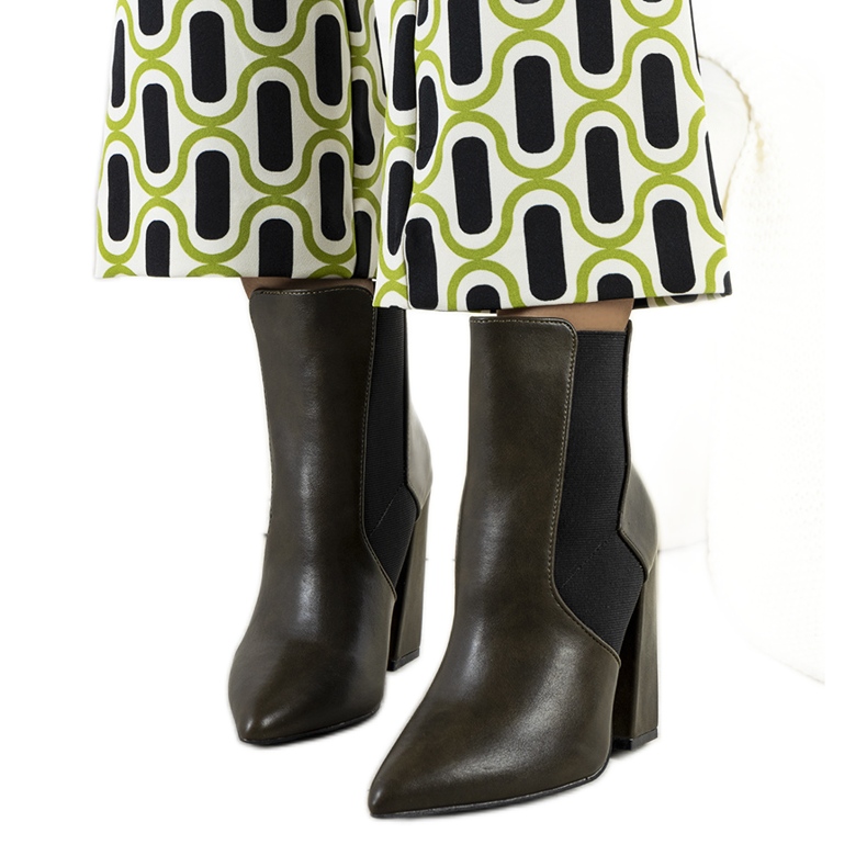 Gröna Chelsea-stövlar på Hamilt-stolpen