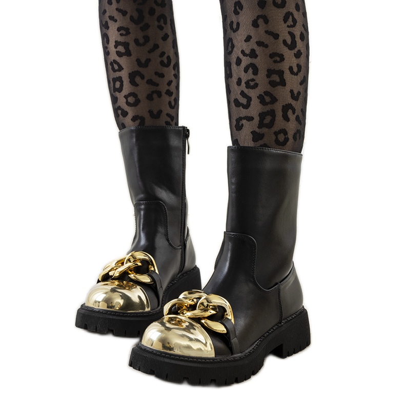 Svarta stövlar med Morro-kedja