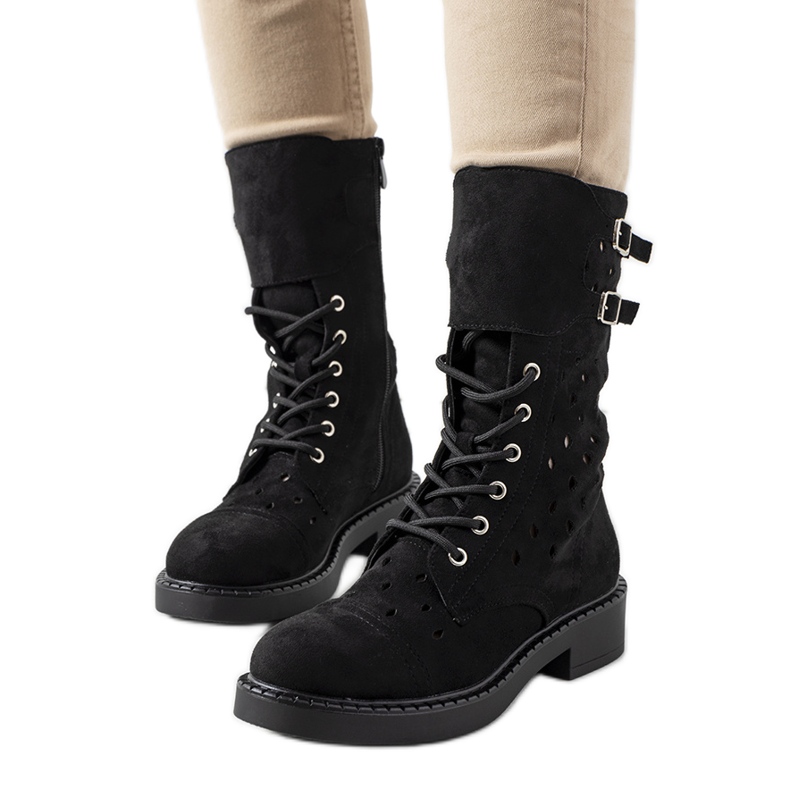 Svarta genombrutna Barkly-stövlar