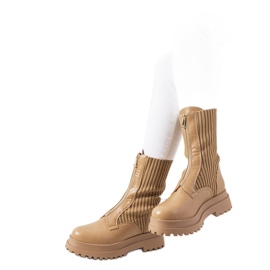 Bruna stövlar med ovandel från Lewin