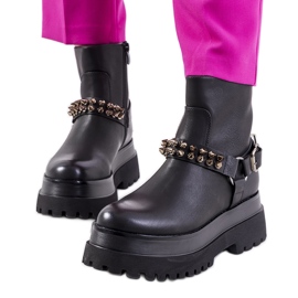 Svarta stövlar med dubbar Aneta