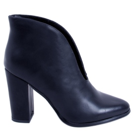 PA1 Utskurna Doris Black höga klackar svart