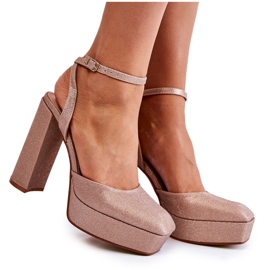 Glittersandaler för kvinnor på en klack Guld Rosel gyllene