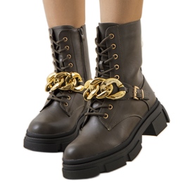 Gröna vandringskängor med Iversenkedja