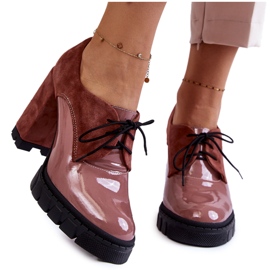 PA2 Fashionabla mocka och lackade stövlar på den rosa carisa-plattformen