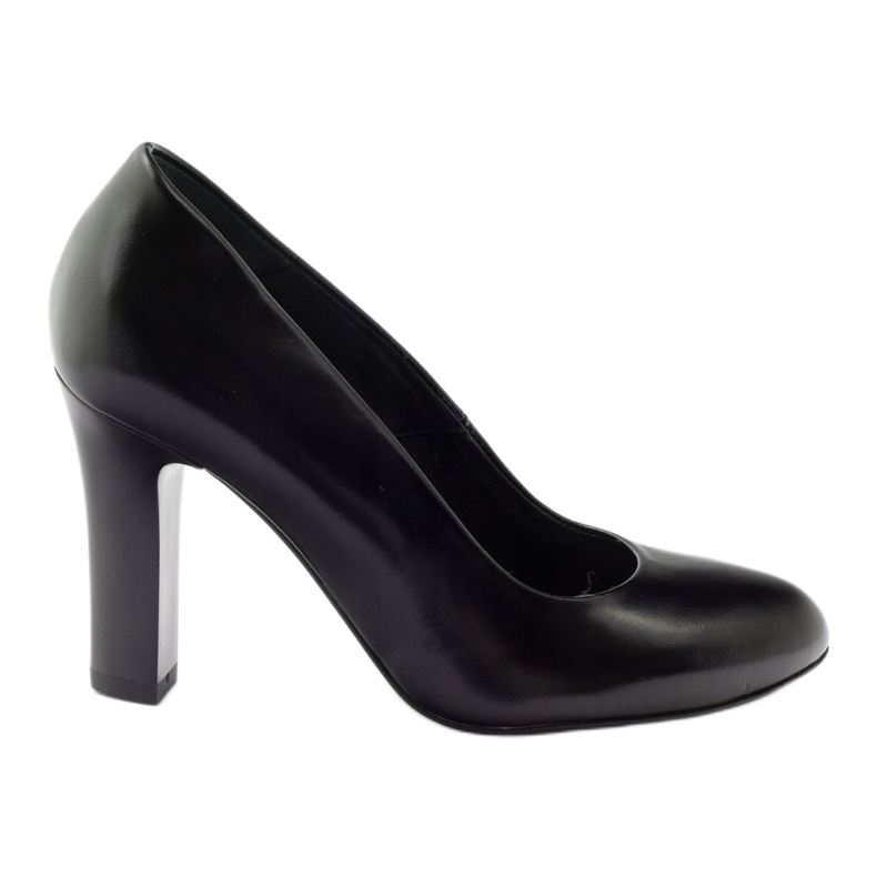 Edeo Svarta pumpar på en pelare