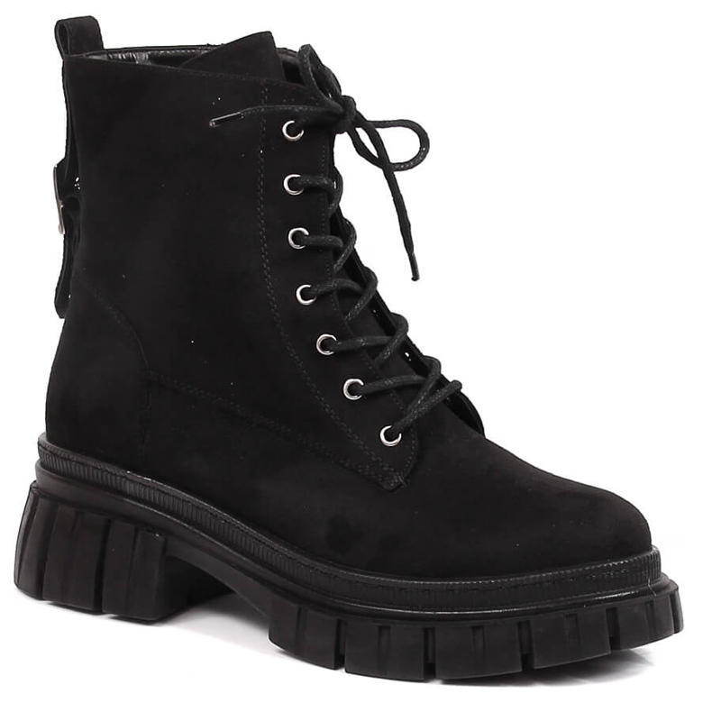 Kvinnors mocka arbetare på en svart isolerad plattform T.Sokolski