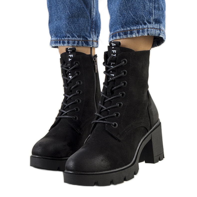 PA1 Högklackade Chichig-stövlar i svart mocka