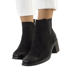 PA1 Svarta Luiza högklackade stövlar