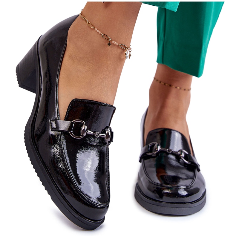 Vinceza Läder Pumps På En Pelare Med Svart Semila Ornament