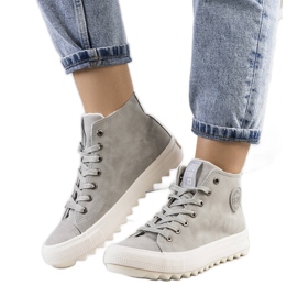 Grå isolerade sneakers Big Star EE274114