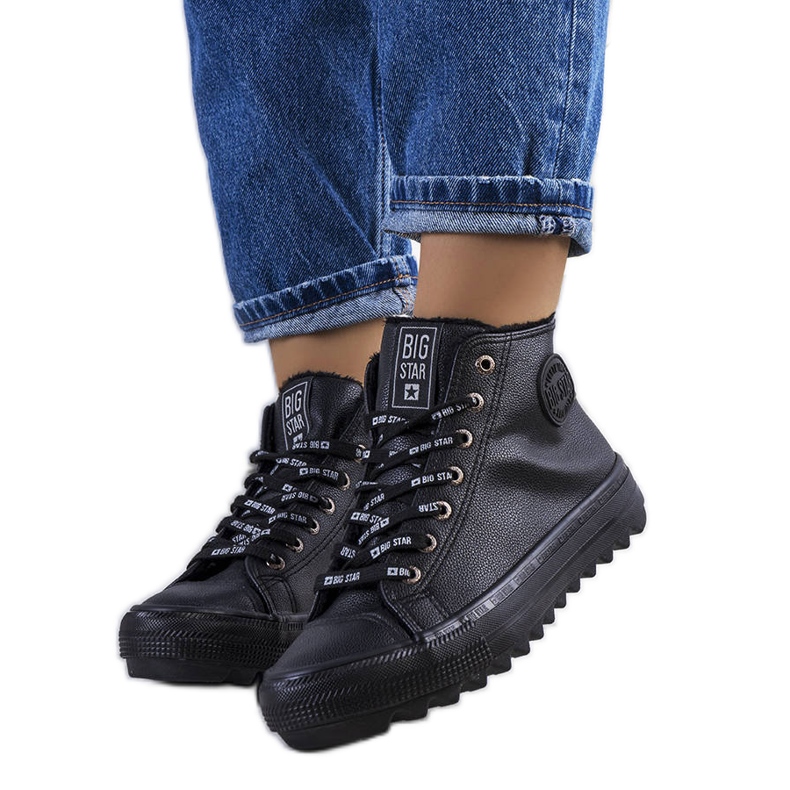 Svarta isolerade sneakers Big Star EE274110