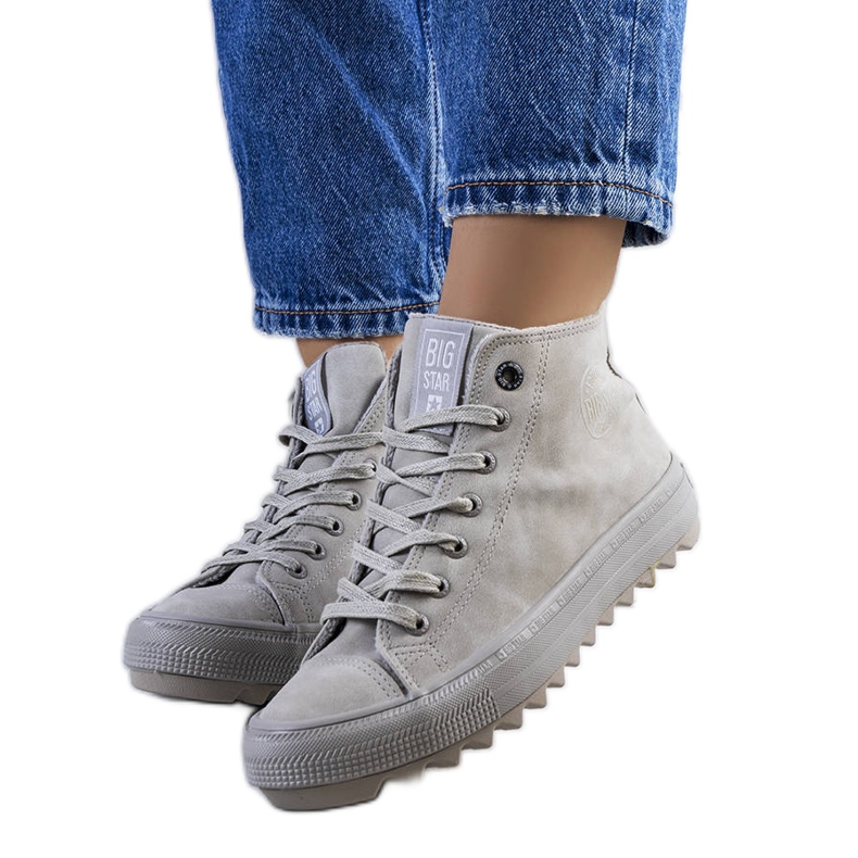 Grå isolerade sneakers Big Star GG274070