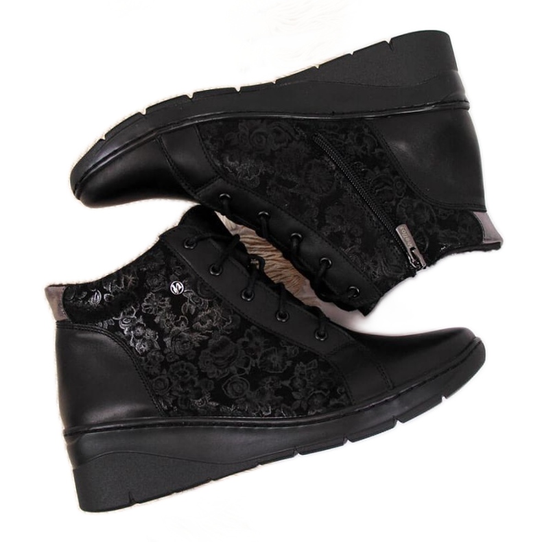 Skinnstövlar på kilklack Helios W H537 svart