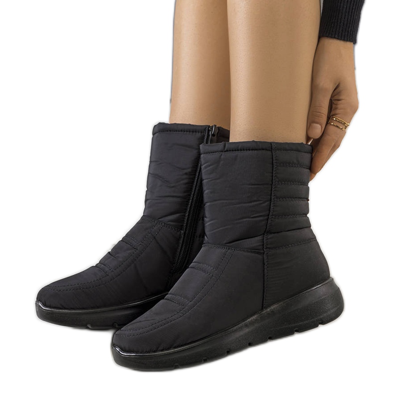 PA1 Svarta quiltade stövlar från Alani