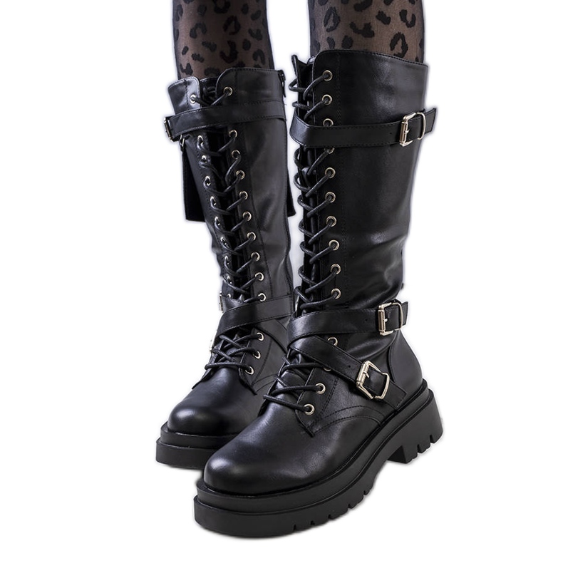 PA1 Svarta stövlar med påse från Himes