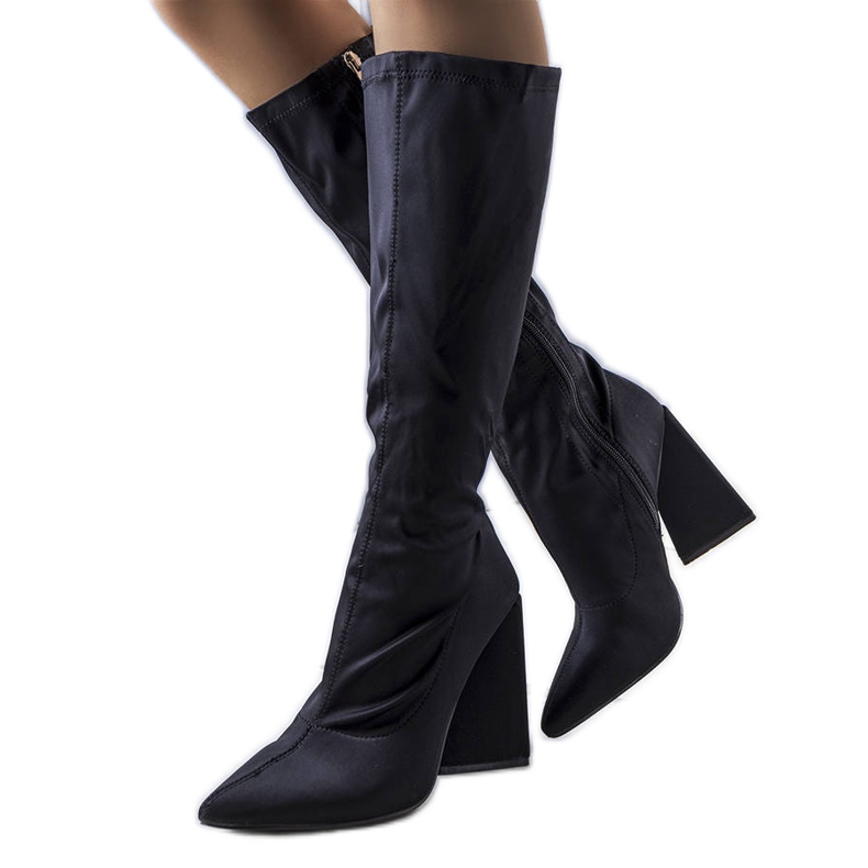 Svarta högklackade stövlar från Nerina