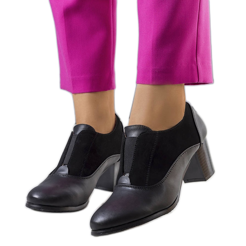 BM Svarta snörskor på Corder-stolpen