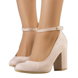 PA1 Beiga pumps med bälte från Norrie beige